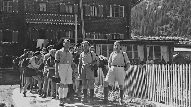 Erinnerungen an Flucht von 5.000 Juden über die Alpen gesucht