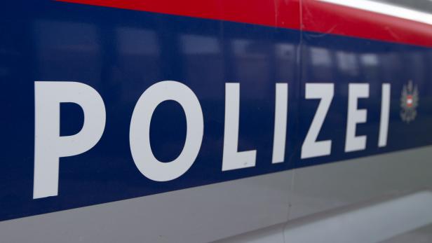 ++ THEMENBILD ++ POLIZEI / NOTRUF / SICHERHEIT / EINSATZKRÄFTE / EXEKUTIVE ++ THEMENBILD ++ POLIZEI / NOTRUF / SICHERHEIT / EINSATZKRÄFTE / EXEKUTIVE