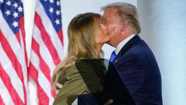 Ehepaar Trump: Ein Bussi auf die Wange als Höchstes der Gefühle