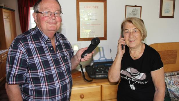 Hielten Polizeibetrüger am Telefon hin: Gerald und Helga Bottensteiner