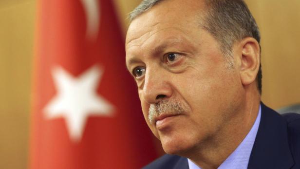 „Laizistisch und gleichzeitig Moslem sein ist nicht möglich“ – Erdogan zur Islamisierung der Gesellschaft.