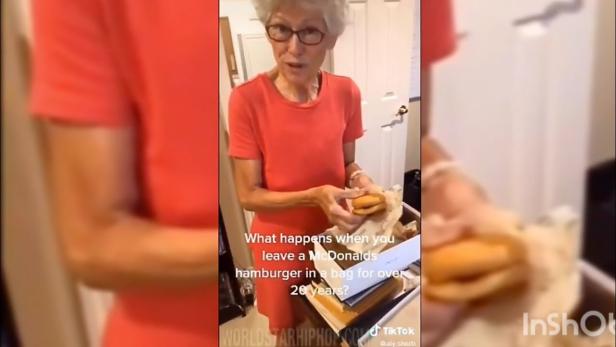 Video: Frau zeigt, wie ein 24 Jahre alter McDonald’s Burger aussieht
