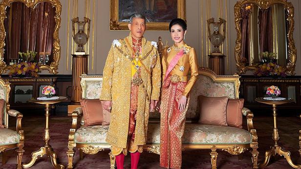Thailands König begnadigte verstoßene Geliebte
