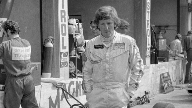 Jochen Rindt vor seinem Lotus 72 beim Training am Freitag.