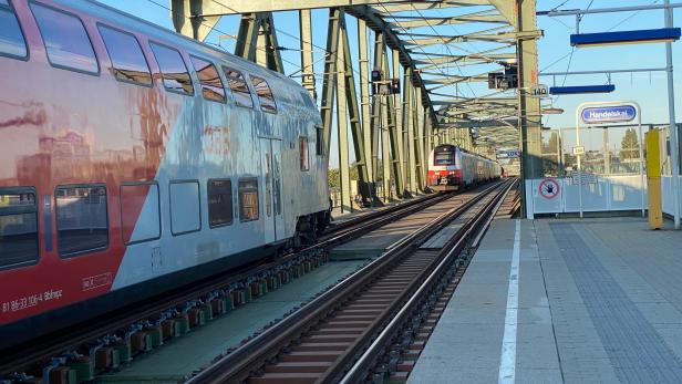 S-Bahn Stau am Handelskai wegen Schaden am Triebfahrzeug