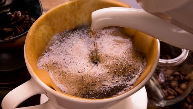 Filterkaffee wird aufgebrüht.