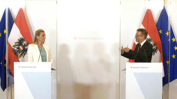 Arbeitsministerin Christine Aschbacher (ÖVP) und Gesundheitsminister Rudolf Anschober (Grüne)