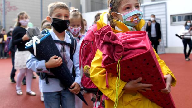 15.074 Kinder gehen am Montag in OÖ zum ersten Mal in die Schule. Insgesamt beginnt für 298.000 Kinder wieder der Schulalltag.