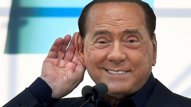 Nach heftiger Corona-Infektion: Berlusconi verlässt Spital