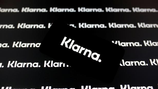 FILE PHOTO: A smartphone displays a Klarna logo in this illustration
