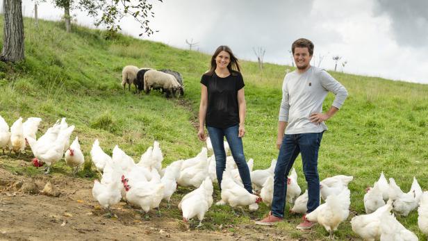 Katharina und Patrick Birkl züchten, mästen und verkaufen Bresse-Hühner in der Steiermark