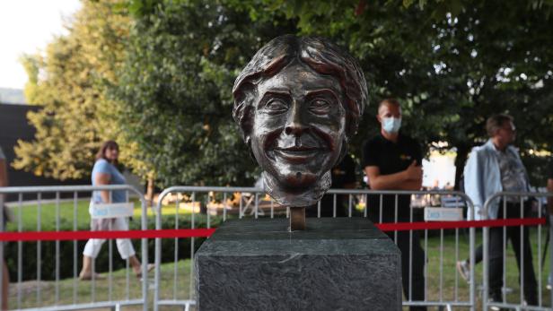 Vier Tage nach Enthüllung: Roy-Black-Statue in Velden gestohlen