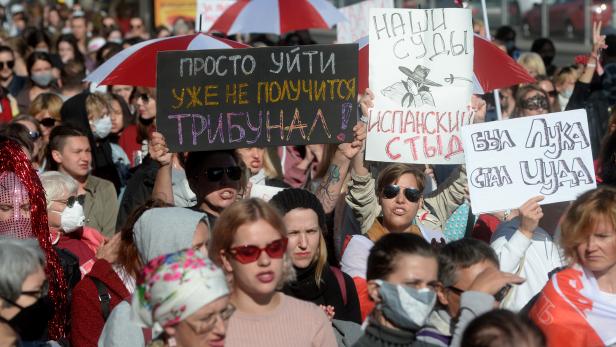 Opposition protests continue in Minsk