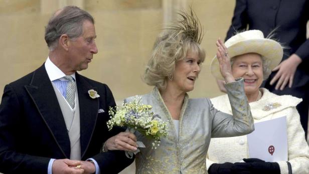 Warum Prinz Charles und Camilla in letzter Sekunde ihre Hochzeit verschieben mussten