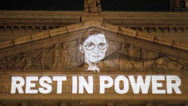 Höchstrichterin Ruth Bader Ginsburg starb mit 87. US-Präsident Trump will die Republikaner-Mehrheit im Gericht ausbauen