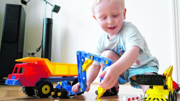 THEMENBILD: KINDERBETREUUNG THEMENBILD: KINDERBETREUUNG