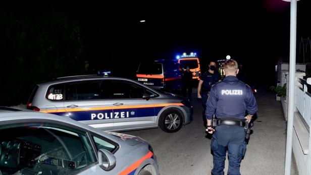 Die Polizei sperrte den Tatort in Kledering ab