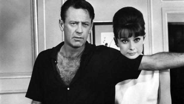 Audrey Hepburn und William Holden bei den Dreharbeiten zu &quot;Zusammen in Paris&quot;, 1964