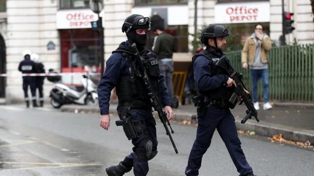 Zwei Festnahmen: Messerangriff vor früherem "Charlie Hebdo"-Büro