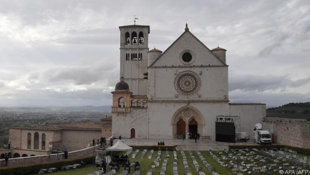 Blick auf die Basilika von Assisi