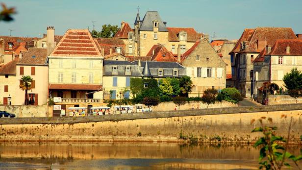 Das mittelalterliche Städchen Bergerac im Südwesten mit dem „Maison des Vins“