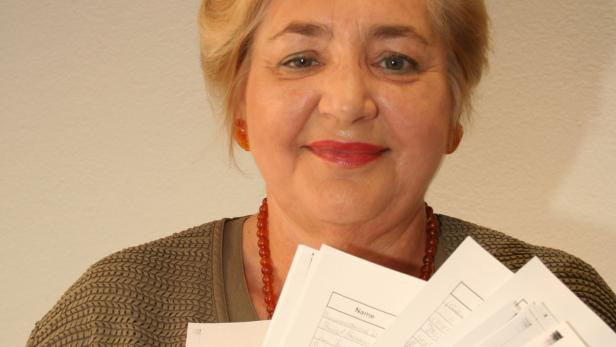 Elisabeth Fraczek hatte 500 Unterschriften für den Nachtzug gesammelt, jetzt jubelt sie