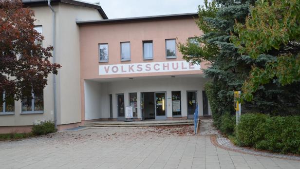 Tatort war die Volksschule in Kottingbrunn