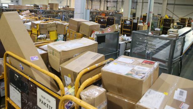 Burgenland: Post-Mitarbeiterin stahl 500 Pakete