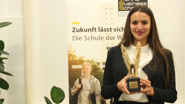 Semira Delić mit ihrer Merkur-Auszeichnung