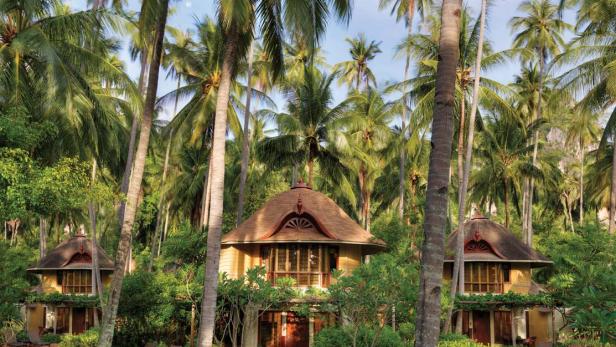 Rayavadee Hotel (Ao-Nang, Thailand) Das liegt, nur per Boot erreichbar, am Rande des National Marine Park in Krabi im Herzen der thailändischen Halbinsel Phranang.