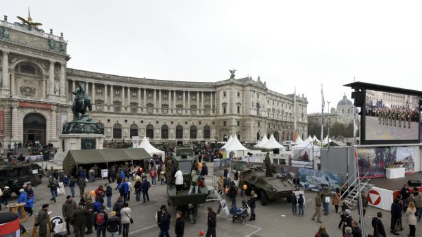 NATIONALFEIERTAG 2014: BUNDESHEER-LEISTUNGSSCHAU A