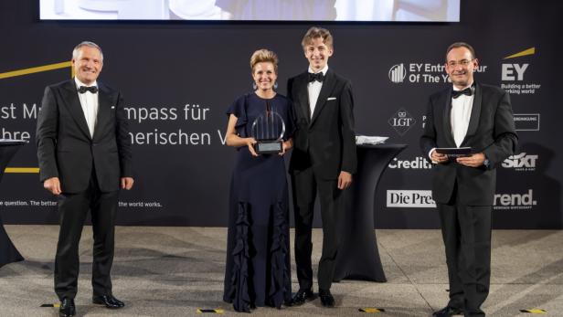 Birgit Reitbauer nahm den Preis gemeinsam mit Sohn Lorenz entgegen.