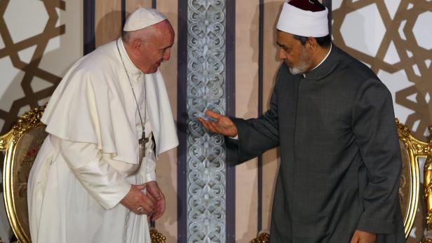 Papst Franziskus mit dem Großimam von Kairo Al-Tayyib (Archivbild)
