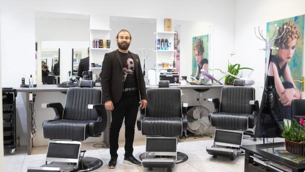 Ahmad Mansour, Friseur mit eigenem Laden