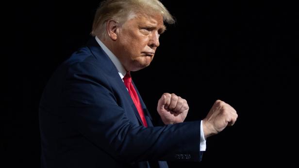 TOPSHOT-US-VOTE-TRUMP