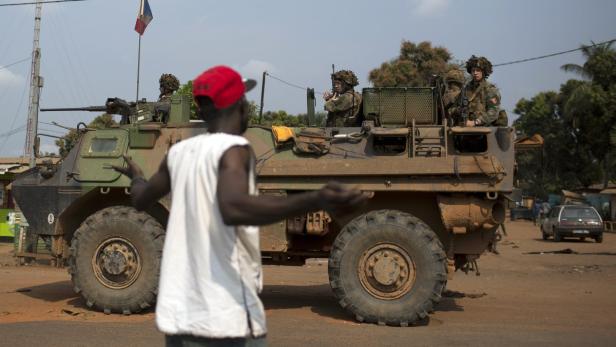 Die stationierten französischen und afrikanischen Soldaten sollen durch die EU-Mission unterstützt werden.