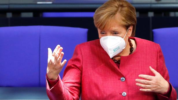 Die deutsche Bundeskanzlerin Angela Merkel im Bundestag