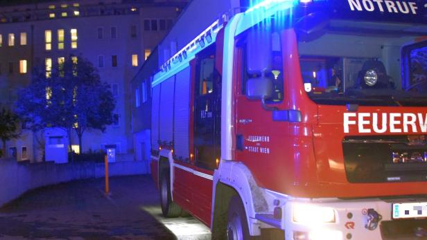 Feuerwehr im Dauereinsatz: Mehrere Brände in der Nacht in Wien