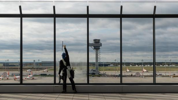 Berliner Flughafen: Endlich offen, aber kaum einer hebt ab