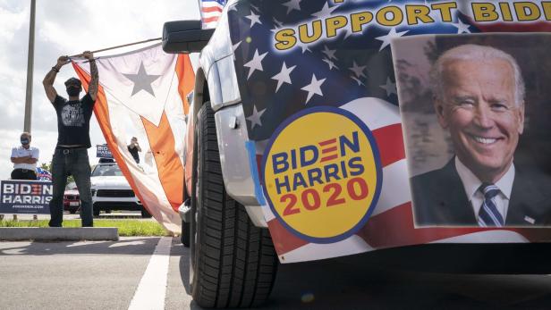Trump-Anhänger griffen Biden-Wahlkampfbus an