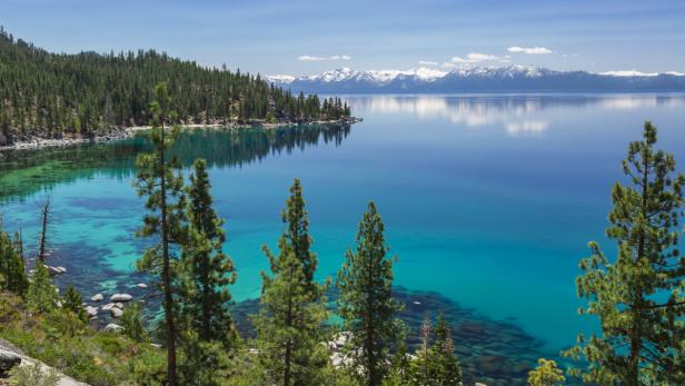 Lake Tahoe - die natürliche Grenze zwischen Kalifornien und Nevada.