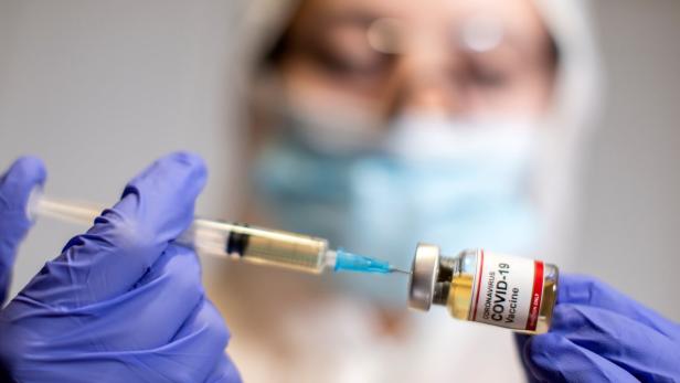Corona: 70 Prozent müssten sich impfen lassen, um Virus zu stoppen