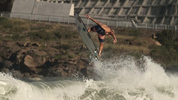 Der Olympia-Traum des Surfers Jonas Bachan