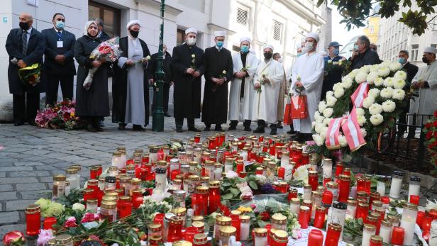 Anschlag in Wien - Imame gedachten an Tatorten der Opfer