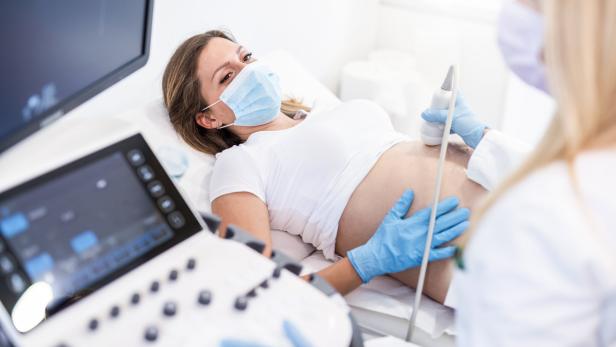 Bisher teurer Bluttest für Schwangere in Deutschland kostenlos