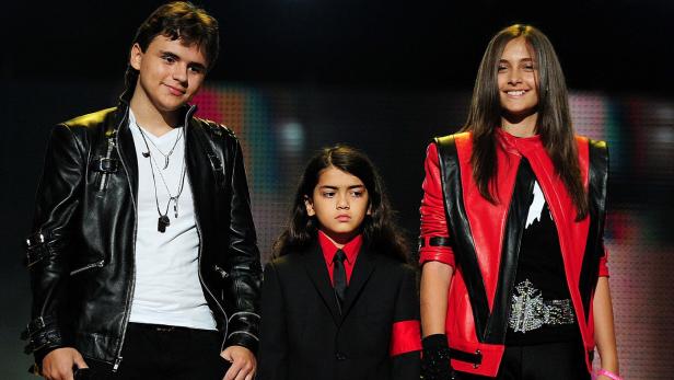 Michael Jacksons Kinder Prince, Bigi und Paris Jackson bei einem öffentlichen Auftritt im Jahr 2011