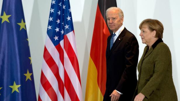 Joe Biden in seiner damaligen Funktion als US-Vizepräsident bei der deutschen Kanzlerin Angela Merkel im Jahr 2013 in Berlin