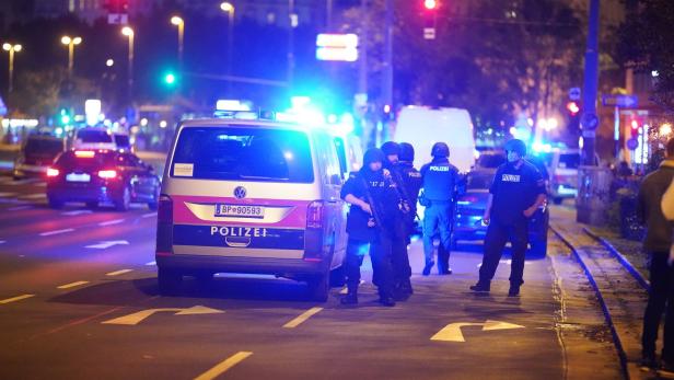 Terroranschlag in Wien: Löste Routine-SMS die Attacke aus?