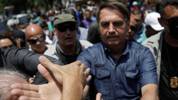 Brasiliens Präsident Bolsonaro unter Anhängern