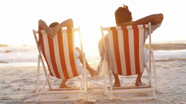Stock-Fotografie-ID: 23198833
Campingstuhl, Son… Jeder Zweite glaubt daran, dass ein Urlaubsflirt die Ferienzeit überdauern kann.